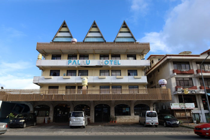 コロールの中心地にある老舗のPALAU HOTEL