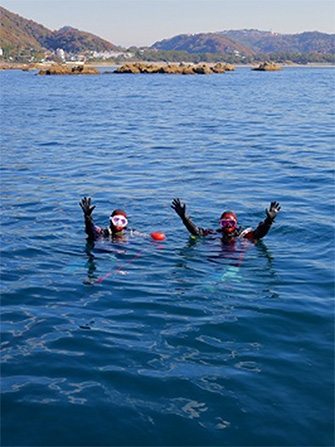 S1ブイ(中央)と佐藤輝さん(右)、永橋麗良さん(左)。ご協力ありがとうございました!