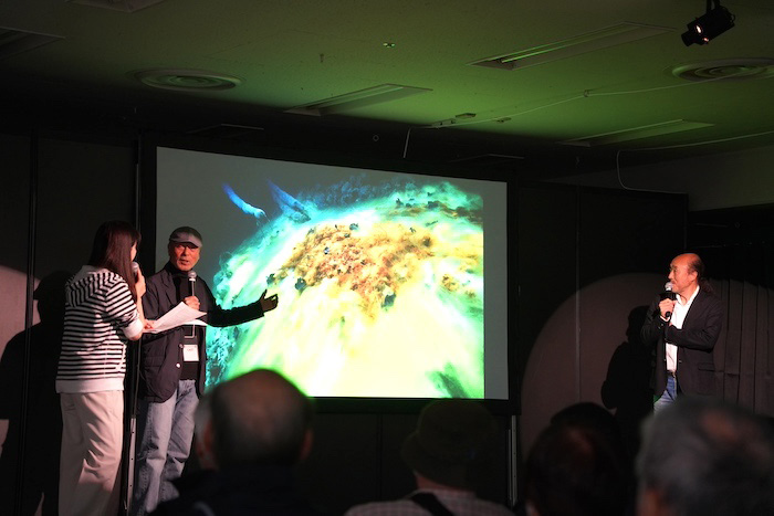 中村征夫さんと高砂淳二さんによるオープニングステージ。タヒチ観光局のご協力で、華麗なタヒチアンダンスショーも行なわれました