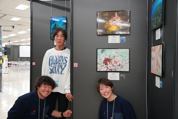 《ダイビングショップNANA》のフォト派メンバー「Finders7」も写真展を開催