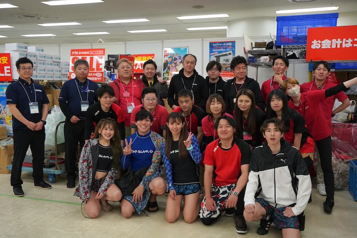 ダイビング器材&アクセサリーや水中撮影機材を販売する《mic21》。イベント限定大特価で購入できるということで今年も大人気!