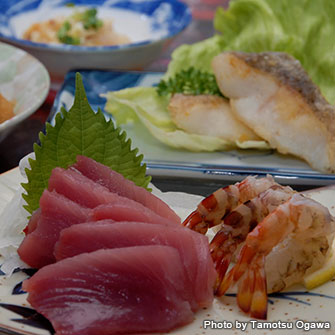 海旅では、新鮮な魚介類を使った食事も楽しみの一つ
