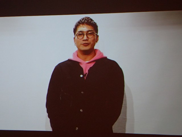 SWAYさんはビデオメッセージで記者発表会に参加した